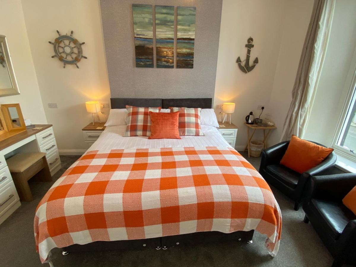 Coach Guest House Tenby Exteriér fotografie